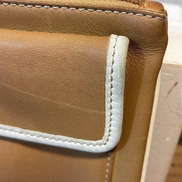 Coach Camel Tan White Trim Leather Classic Neutral Preppy Zip Close Wristlet - Picture 9 of 13